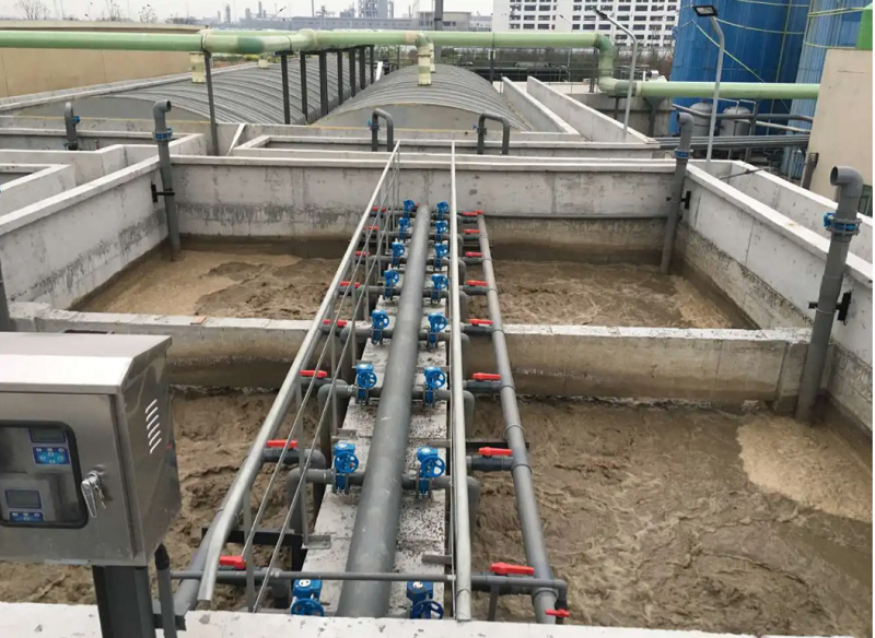 （圖：生化污水池泡沫）