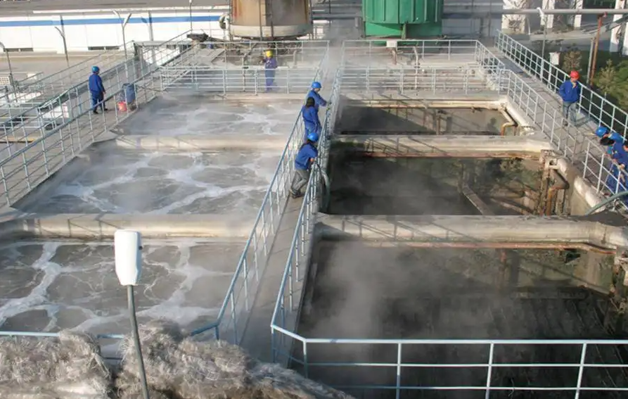 （圖：紡織水處理池泡沫）