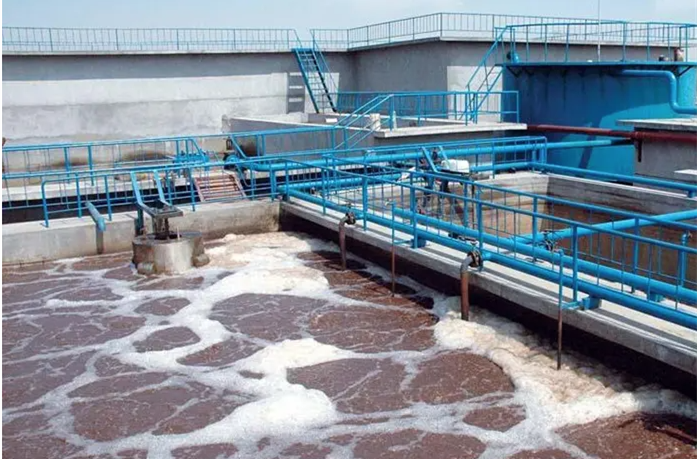 （圖：污水廠(chǎng)曝氣池泡沫）