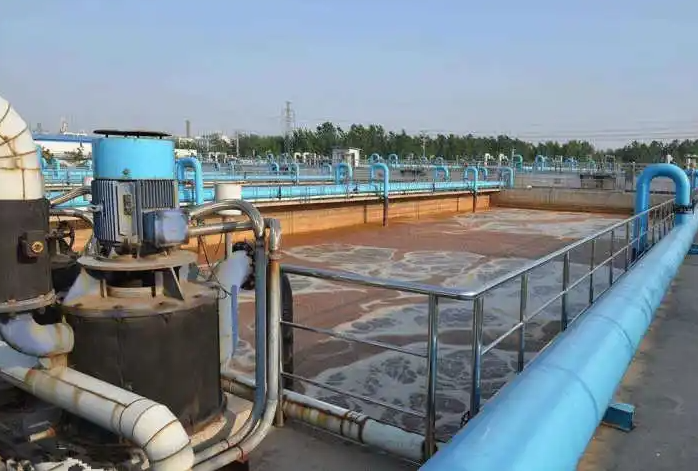 (圖:工業(yè)廢水污水廠(chǎng)泡沫)