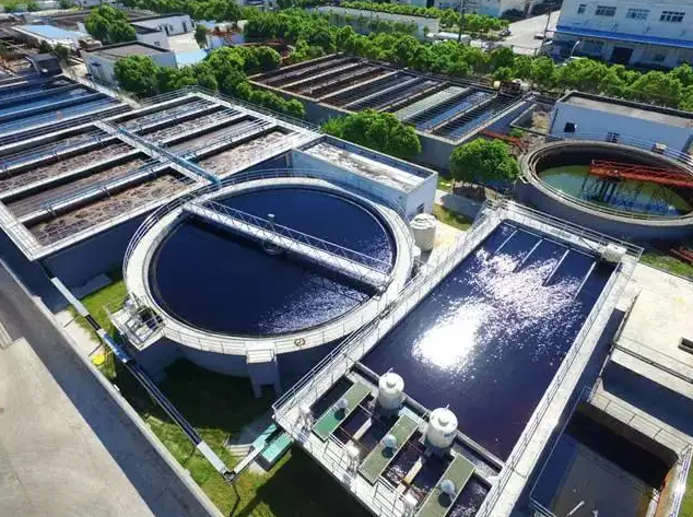 (圖:反滲透水處理廠(chǎng)泡沫池)