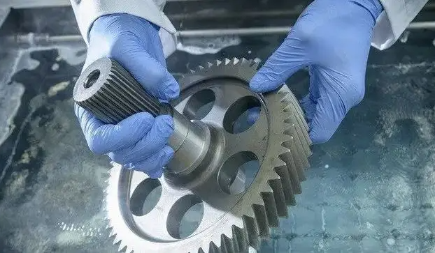 (圖:金屬清洗現場(chǎng))