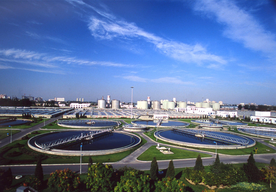 (圖:曝氣池污水處理廠(chǎng))