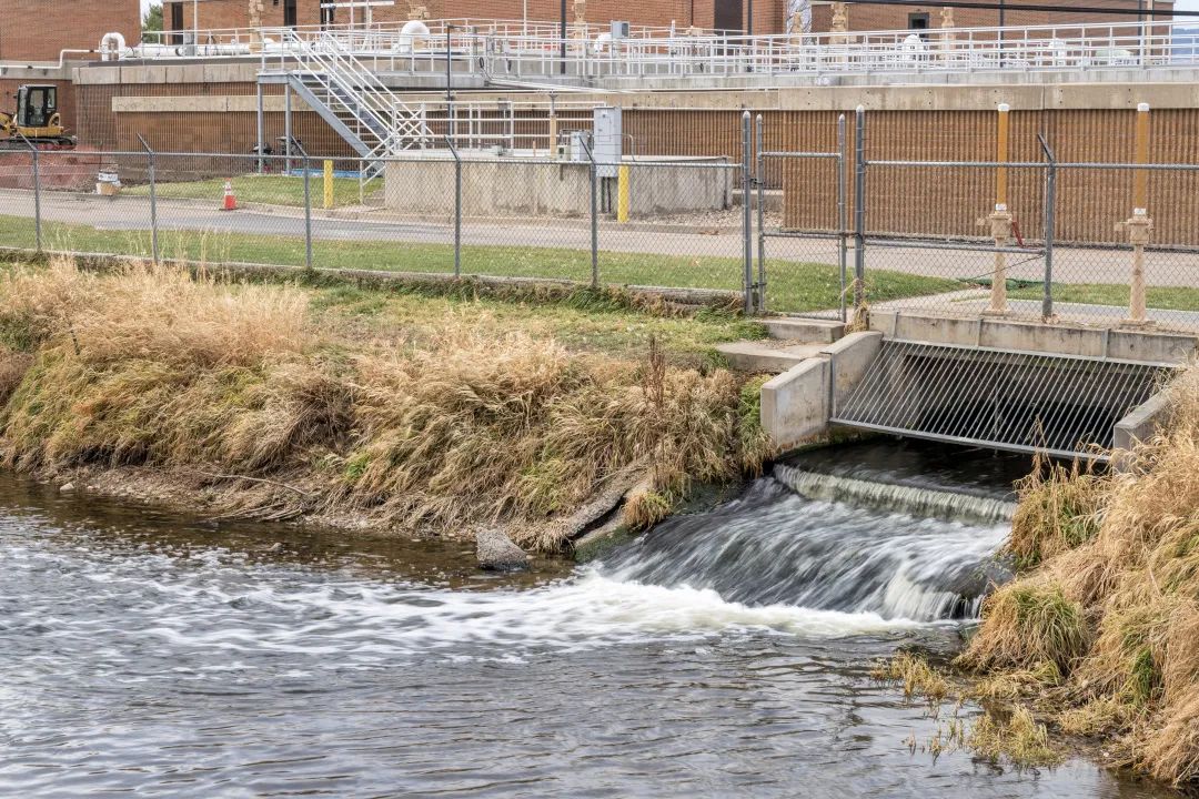 (圖:南輝水處理客戶(hù)污水排放池)