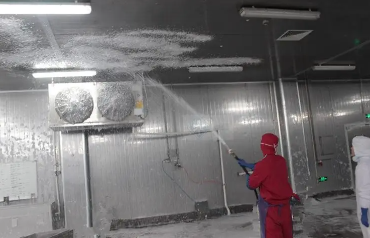 (圖:清洗劑清洗現場(chǎng)泡沫)