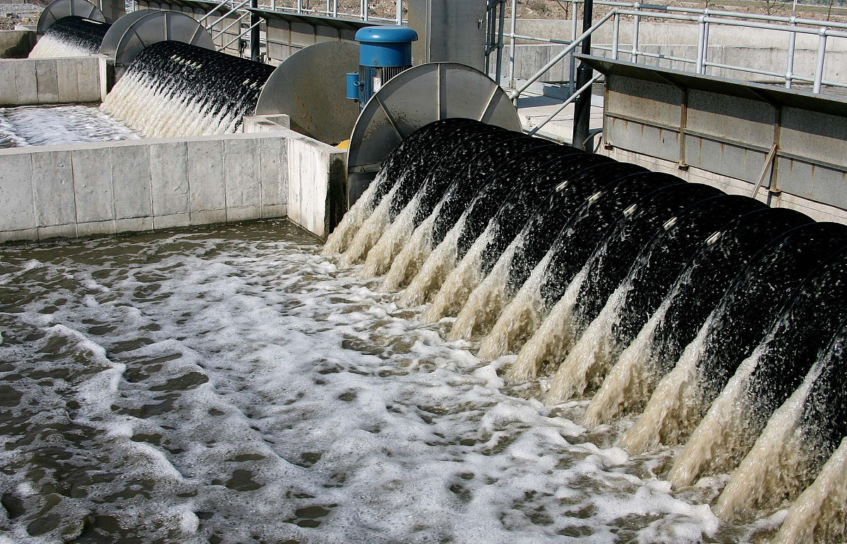 (圖:洗砂廢水泡沫池)