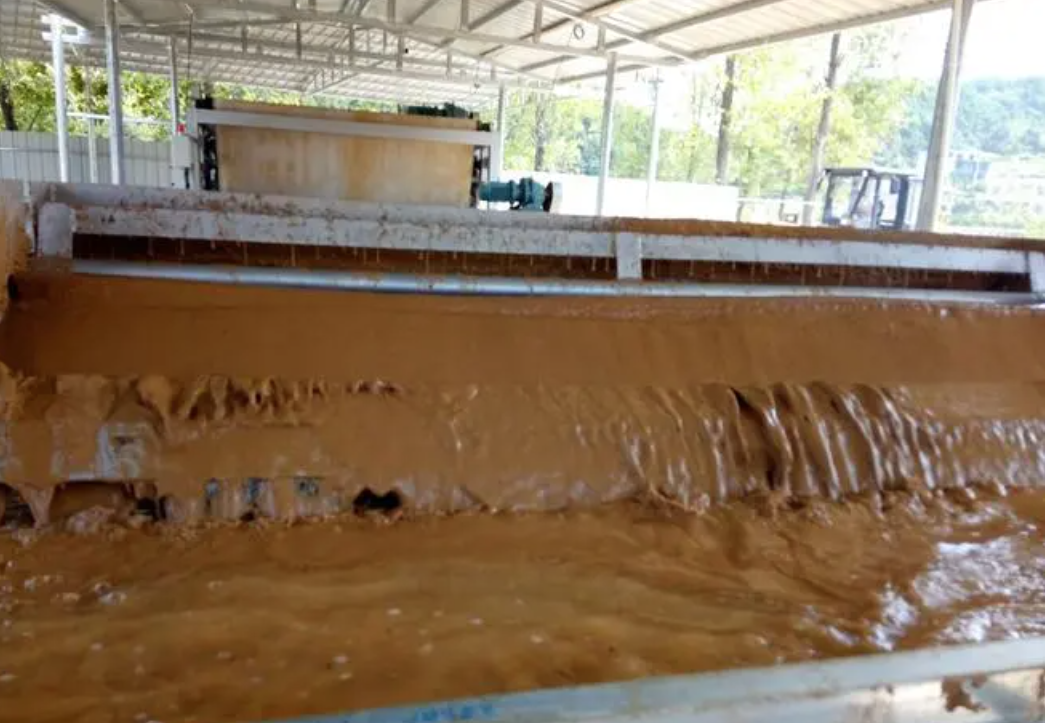 （圖：盾構機泥漿污水消泡劑應用）