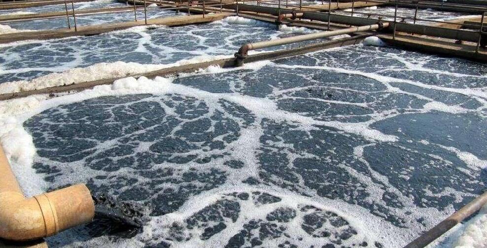 （圖：市政直排污水起泡現場(chǎng)）