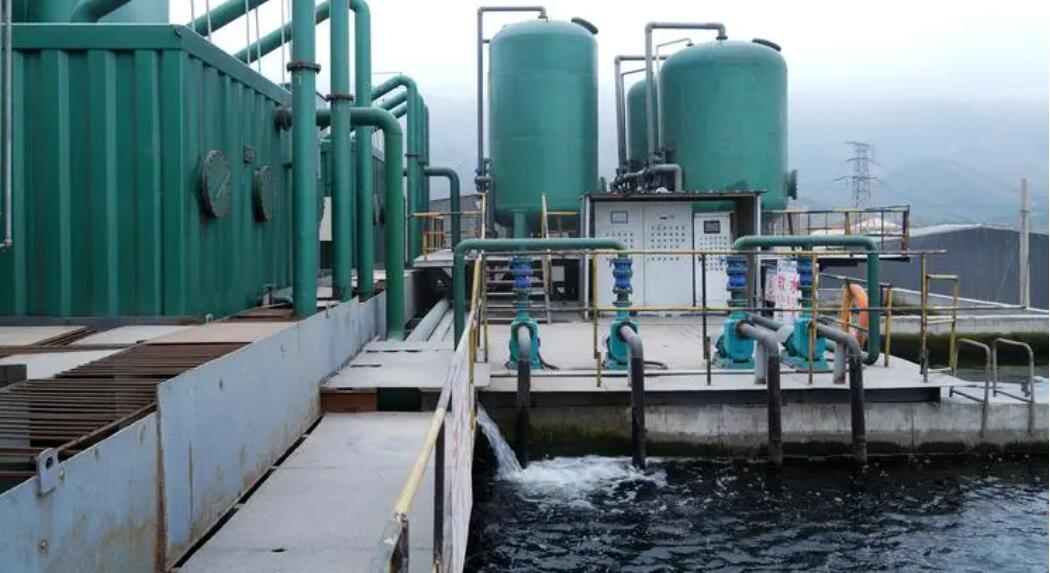 (圖:工業(yè)生產(chǎn)污水處理廠(chǎng))