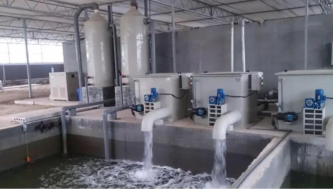 (圖:冷卻塔循環(huán)水起泡南輝水處理消泡劑應用)